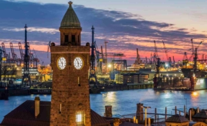 Hamburg-weihnachtsfeier-teambuilding-teamevent-firmenevents-betriebsausflug-seminare-tagungen